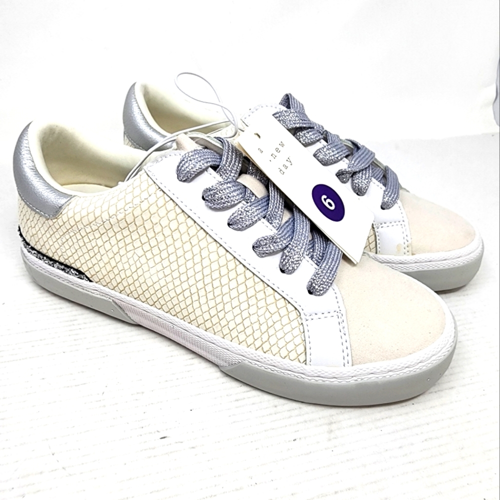 New A New Day Maddison Sneakers Silver Faux Snakeskin Trendy Shoes Womens Size 6